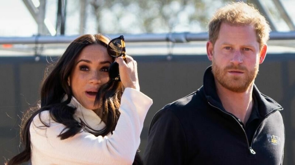 Prins Harry bryter tausheten, og kommenterer bruddryktene mellom ham og kona hertuginne Meghan. Her er paret avbildet i 2022.