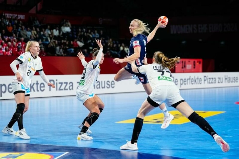 Henny Reistad var høyt og lavt mot Tyskland. Mest høyt.