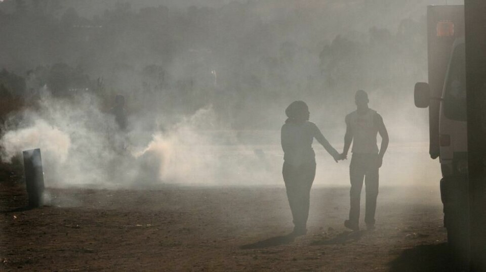Rike regjeringer anklages for å bidra til økt bruk av fossilt brensel i Afrika, heller enn grønn energi. Illustrasjonsfoto fra et fattig område vest for Johanesburg, Sør-Afrika: AP / NTB scanpix.