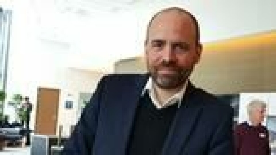 – I Norge ønsker vi å verne om en sterk og god tradisjon for at lønn fastsettes gjennom partssamarbeidet. I Europa er situasjonen annerledes. I en rekke land står fagbevegelsen for svakt, framholder Arild Grande (Ap) – I Norge ønsker vi å verne om en sterk og god tradisjon for at lønn fastsettes gjennom partssamarbeidet. I Europa er situasjonen annerledes. I en rekke land står fagbevegelsen for svakt, framholder Arild Grande (Ap) Foto: Thomas Vermes / ABC Nyheter