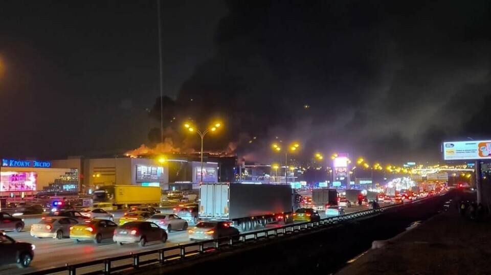 Mer enn 90 mennesker skal ha mistet livet lørdag. Foto: Denis Voronin/Moscow News Agency via AP / NTB