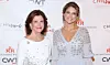 Prinsesse Madeleine sammen med moren, dronning Silvia, under et veldedig arrangement i New York i oktober 2019. Foto: Bennett Raglin/AFP