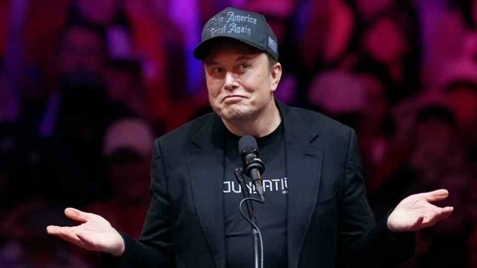 Tesla-sjef Elon Musk ber kritikerne sine om å finne på «bedre skitne triks» etter anklagene om nazi-hilsen. Arkivfoto: Evan Vucci / AP / NTB