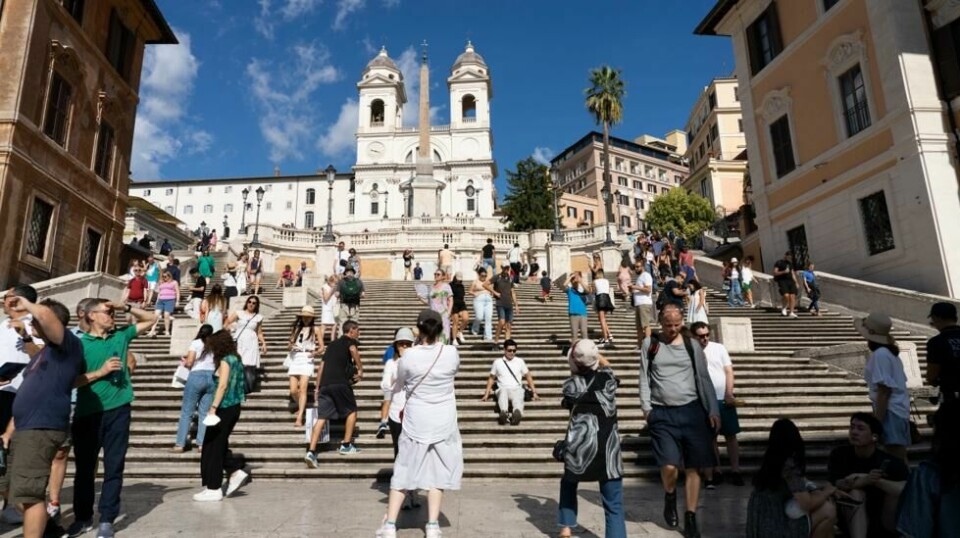 Hvert år strømmer turistene i stort antall til Spansketrappen i Roma.