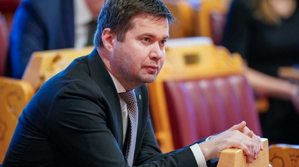 Landbruksminister Geir Pollestad (Sp) sier det må være lønnsomt å produsere mat og at vi nå har nådd en grense for hvor mange bruk som kan legges ned. Foto: Terje Pedersen / NTB