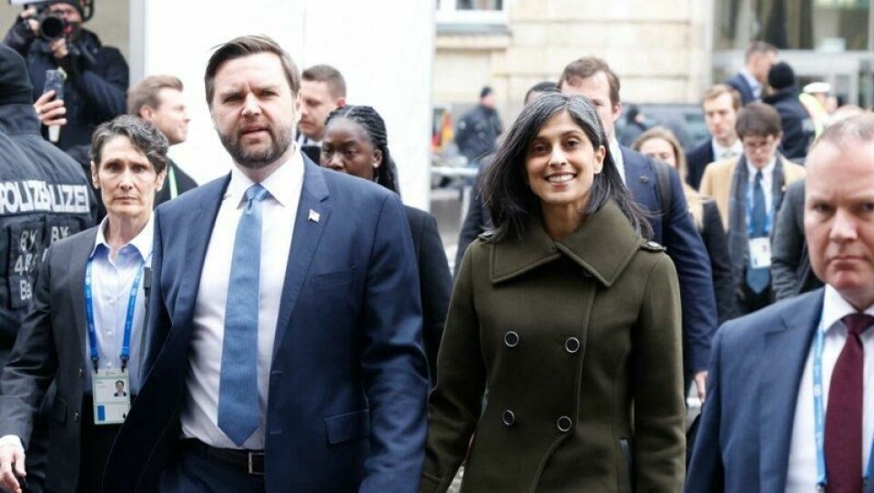 USAs visepresident J.D. Vance sammen med sin kone Usha under sikkerhetskonferansen i Munchen i februar. Da skapte førstnevnte overskrifter. Nå er det sistnevnte som er i fokus. USAs visepresident J.D. Vance sammen med sin kone Usha under sikkerhetskonferansen i Munchen i februar. Da skapte førstnevnte overskrifter. Nå er det sistnevnte som er i fokus. Foto: Michael Stache / AFP / NTB