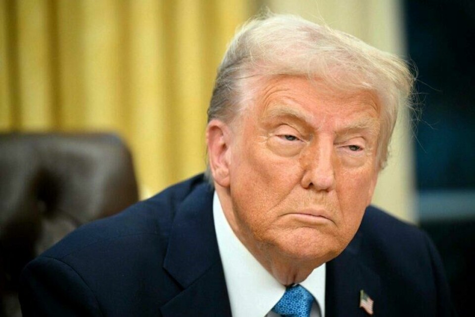 Avviser at Trumps tolløkninger er et forsøk på å presse USAs sentralbank til å sette ned styringsrenta.
