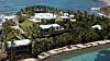 Et flyfoto viser noen av fasilitetene på Little St. James, en av de tidligere eiendommene til finansmannen Jeffrey Epstein. Foto: Marco Bello / Reuters