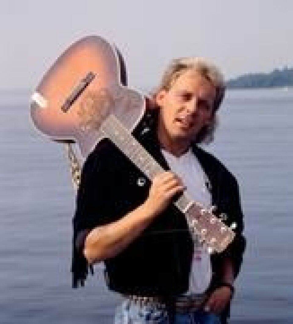 Rune Rudberg, med gitar henslengt over skulderen, fikk sitt store gjennombrudd med landeplagen «Ut mot havet» i 1988. Foto: Vidar Tangerud Scanfoto / SCANPIX Rune Rudberg, med gitar henslengt over skulderen, fikk sitt store gjennombrudd med landeplagen «Ut mot havet» i 1988. Foto: Vidar Tangerud Scanfoto / SCANPIX