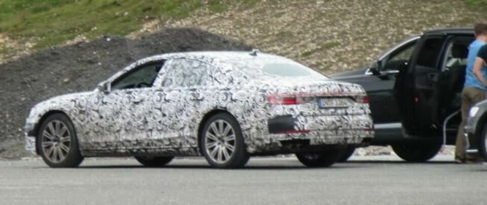 Kommende generasjon av S8 har blant annet blitt testet på den legendariske racerbanen Nürburgring. Kommende generasjon av S8 har blant annet blitt testet på den legendariske racerbanen Nürburgring.