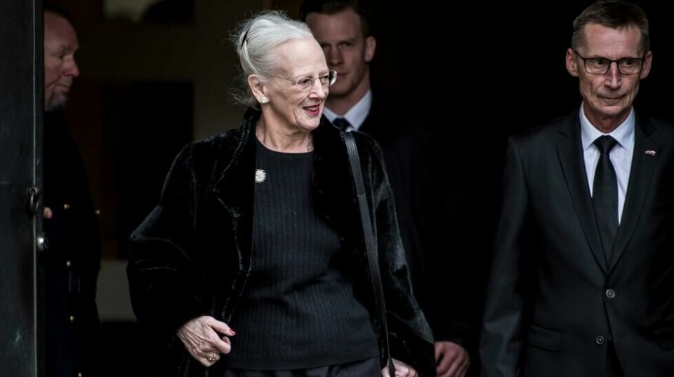 Danmarks dronning Margrethe på vei ut av slottskirken i København lørdag. I forrige uke mistet hun sin ektemann gjennom over 50 år.
