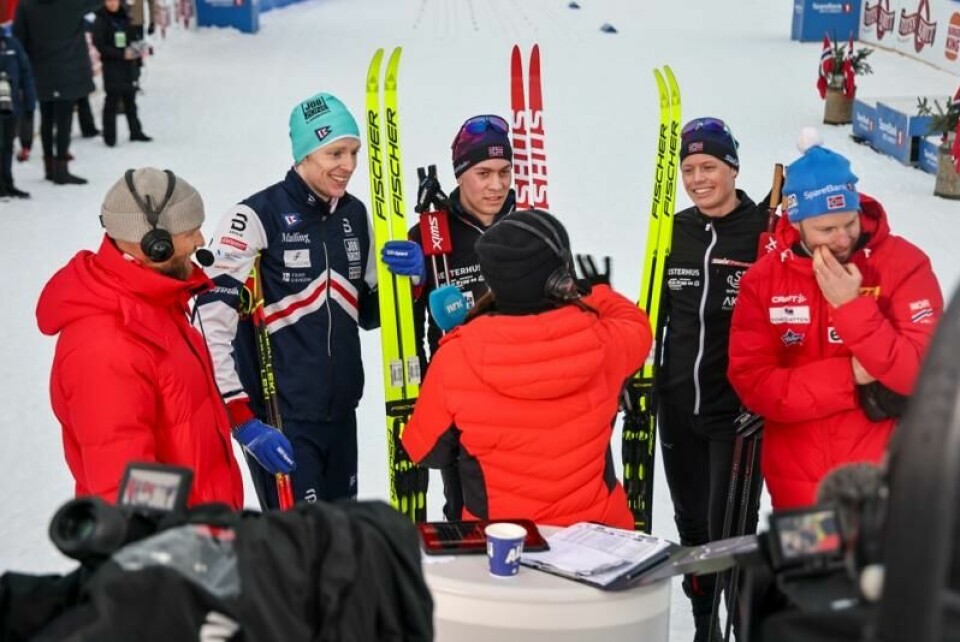 Mikael Gunnulfsen, Eirik Mysen og Henrik Dønnestad feirer etter ti kilometer klassisk i NM. Nå blåser to av medaljevinnerne ut mot landslagsledelsen.