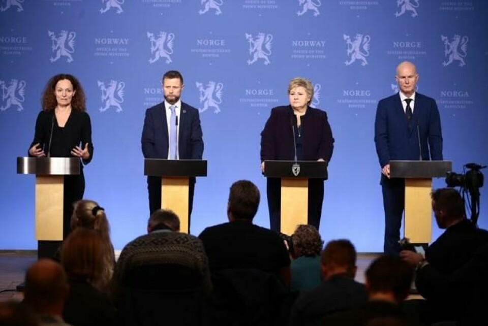 På pressekonferansen 12. mars 2020 innførte regjeringen de strengeste tiltakene i fredstid i Norge. Camilla Stoltenberg var til stede på pressekonferansen sammen med daværende helseminister Bent Høie, tidligere statsminister Erna Solberg og helsedirektør Bjørn Guldvog. På pressekonferansen 12. mars 2020 innførte regjeringen de strengeste tiltakene i fredstid i Norge. Camilla Stoltenberg var til stede på pressekonferansen sammen med daværende helseminister Bent Høie, tidligere statsminister Erna Solberg og helsedirektør Bjørn Guldvog. Foto: NTB