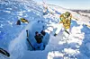 Minnesota-soldater graver snøhule i bratt, snødekt fjellside under Norex 2025