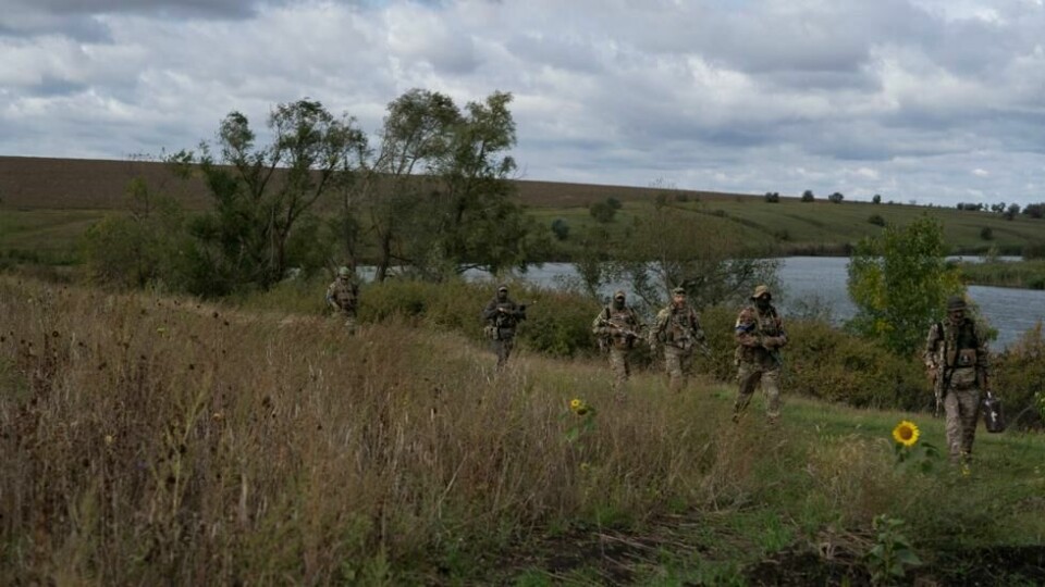 Ukraina består at langstrakte våtmarker som er svært vanskelig å ta seg gjennom med pansrede kjøretøy på våren og høsten. Ukraina består at langstrakte våtmarker som er svært vanskelig å ta seg gjennom med pansrede kjøretøy på våren og høsten. Foto: Leo Correa / AP/NTB