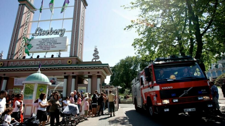 Stadig flere nordmenn blir robbet for verdisaker ved Liseberg i Göteborg. Politiet oppfordrer folk til å ta med seg verdisakene når de forlater bilen.
