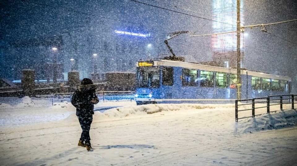 Det kan være tungt å ta seg gjennom vintertida. Lykkeforsker sier det er mye man kan gjøre for gledens skyld. Foto: Rodrigo Freitas / NTB