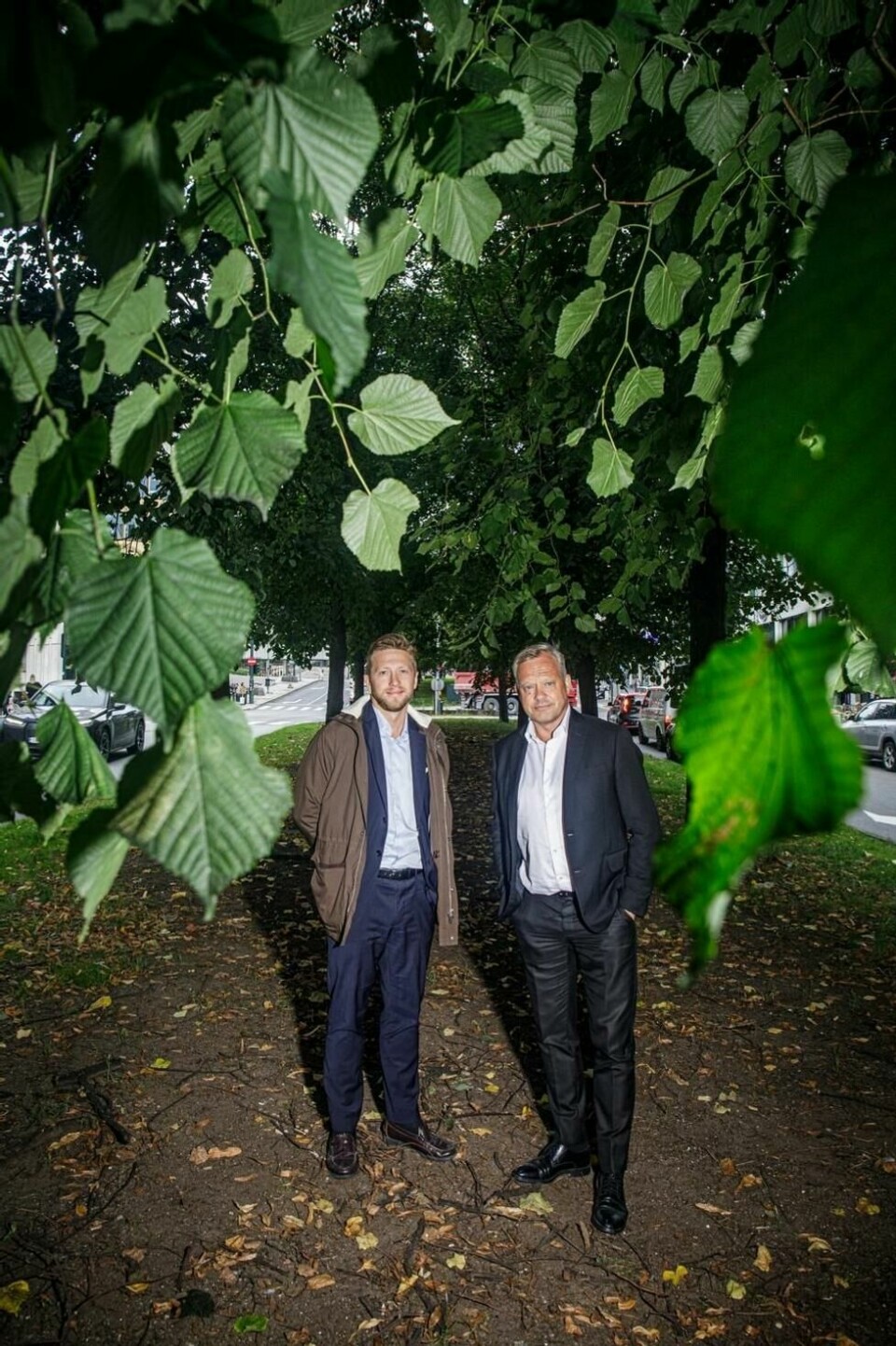 Haavind-advokatene Thomas Setsaas (t.v.) og Stig L Bech forteller om hva som er lov å gjøre med grener og trær. Foto: Thomas Bjørnflaten Haavind-advokatene Thomas Setsaas (t.v.) og Stig L Bech forteller om hva som er lov å gjøre med grener og trær. Foto: Thomas Bjørnflaten