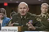 General Randy A. George i uniform taler under en høring i Senatet.