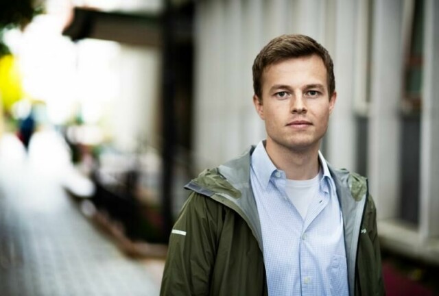 Hadle Rasmus Bjuland er leder i KrFU. Ungdomspartiet foreslår 13-årsgrense på smarttelefoner under partiets landsmøte i Bergen.