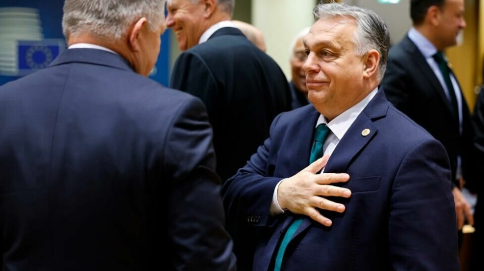 Ungarns statsminister Viktor Orban har gjort helomvending og sier ja til en støttepakke til Ukraina på 50 milliarder euro, om lag 570 milliarder kroner. Foto: AP / NTB