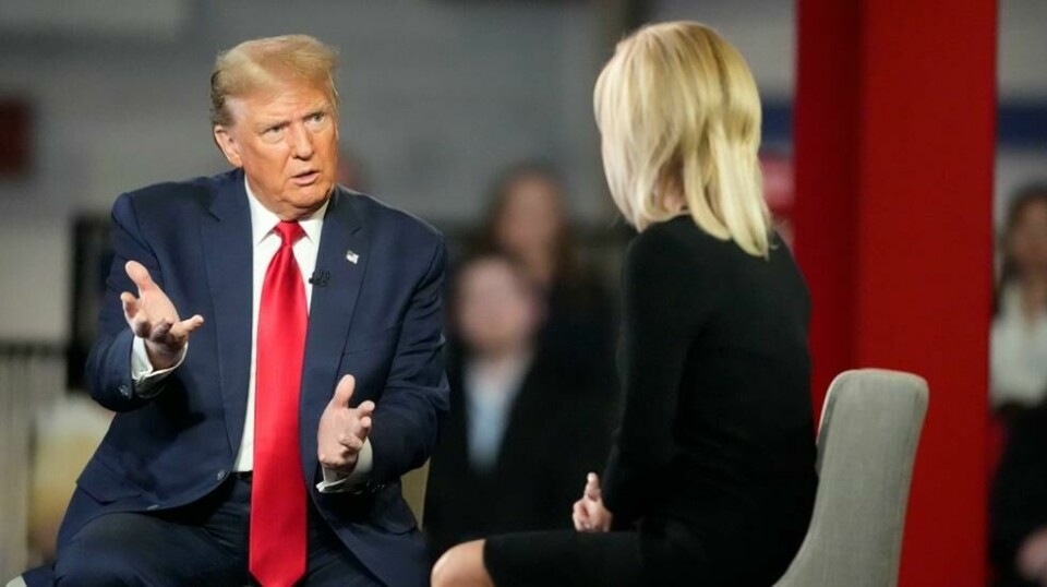 Tidligere president Donald Trump ble av programleder Laura Ingraham oppfordret til å nevne Vladimir Putin. I stedet gjentok Trump sin sammenligning med forfølgelsen av Aleksej Navalnyj. Foto: Chris Carlson / AP / NTB