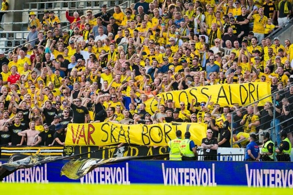 Lillestrøm-supportere protesterte mot VAR på eliteseriekampen borte mot Rosenborg i fjor.