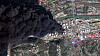 Satellittbilde av oljetanker og industriområde i brann med tett svart røyk over Tuapse.
