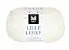 Nøste med hvitt Lille Lerke-garn fra Dale Garn mot hvit bakgrunn.