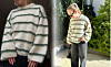 Bildet viser Ova Summer Sweater fra ByHollekim, en oversized sommergenser med brede ermer, rund hals og myke ribbekanter. Genseren er strikket i et luftig mohairgarn med horisontale striper, som gir plagget et lett og avslappet uttrykk. På høyre side er genseren stylet med mørke jeans, solbriller og en liten veske utendørs i sommersol, mens nærbildet til venstre viser den pusete overflaten, maskebildet og den romslige passformen.