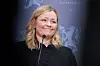Kjersti Stenseng på talerstol under pressekonferanse om integreringspolitikk i Oslo.