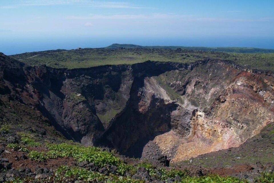 Den aktive vulkanen Mount Mihara på øya Izu Ōshima i Japan er et viktig bakteppe for den berømte skrekkfilmen «The Ring». Drar du til toppen av vulkanen, vil du kunne få storslagen utsikt. Den aktive vulkanen Mount Mihara på øya Izu Ōshima i Japan er et viktig bakteppe for den berømte skrekkfilmen «The Ring». Drar du til toppen av vulkanen, vil du kunne få storslagen utsikt. Foto: Kuma / Shutterstock / NTB