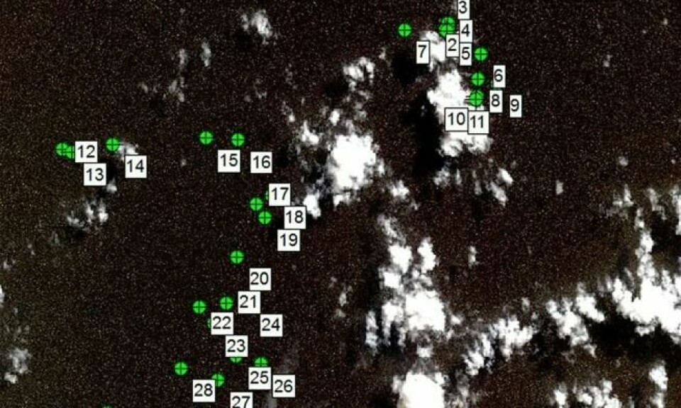 Bilder tatt av en fransk satellitt kan ha løst gåten om hvor MH370 styrtet. Bildene ble lagt fram i en rapport onsdag, og viser flere gjenstander som fløt i området to uker etter at Malaysia Airlines-flyet ble borte. Foto: Byrne Guy/Geoscience Australia. Bilder tatt av en fransk satellitt kan ha løst gåten om hvor MH370 styrtet. Bildene ble lagt fram i en rapport onsdag, og viser flere gjenstander som fløt i området to uker etter at Malaysia Airlines-flyet ble borte. Foto: Byrne Guy/Geoscience Australia.