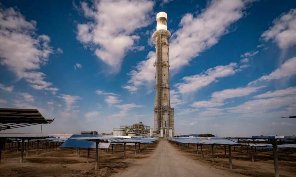 Det mektige Ashalim-tårnet samler energi nok til å gi mer enn 120 000 husholdninger strøm. Foto: Bjørn Moholdt Det mektige Ashalim-tårnet samler energi nok til å gi mer enn 120 000 husholdninger strøm. Foto: Bjørn Moholdt