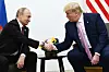 USAs president Donald Trump møtte Russlands Vladimir Putin i Osaka 28. juni 2019. Der skal han ha sagt noe til Putin som bare var ment for hans ører. Foto: Brendan Smialowski / AFP / NTB