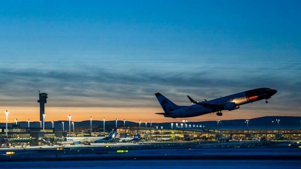Et fly fra Norwegian tar av fra Oslo lufthavn Gardermoen. Både flyplassen og flyselskapet er i verdensklasse når det gjelder å holde rutetabellene.