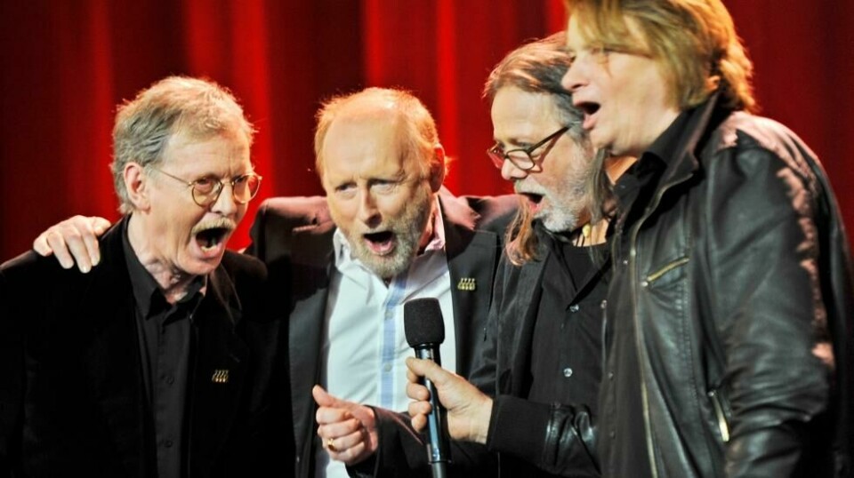 De gjenværende i Gitarkameratene mottok budskapet om Lillebjørn Nilsens bortgang med dyp sorg. Fra v.: Øystein Sunde, Halvdan Sivertsen, Lillebjørn Nilsen og Jan Eggum (Gitarkameratene). Bildet er fra da de vant hedersprisen under utdelingen av Spellemannprisen 2011.