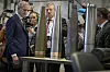 Jonas Gahr Støre og Morten Brandtzæg ser på metallkomponenter hos Nammo på Raufoss.