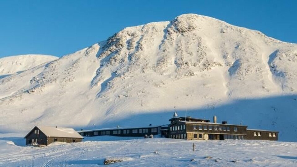 Leirvassbu Fjellstue ligger i hjertet av Jotunheimen. Det var hit Egil Arnesen ble liggende første natten etter stormen i Jotunheimen. Leirvassbu Fjellstue ligger i hjertet av Jotunheimen. Det var hit Egil Arnesen ble liggende første natten etter stormen i Jotunheimen. Foto: Live Sulheim