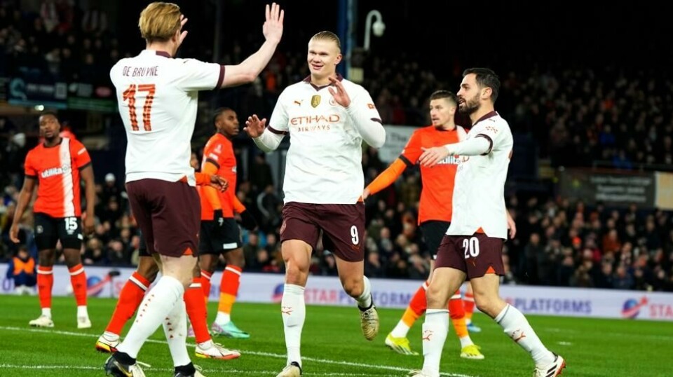 Erling Braut Haaland og Kevin De Bruyne kombinerte flere ganger i tirsdagens kamp. Foto: Alastair Grant / AP / NTB