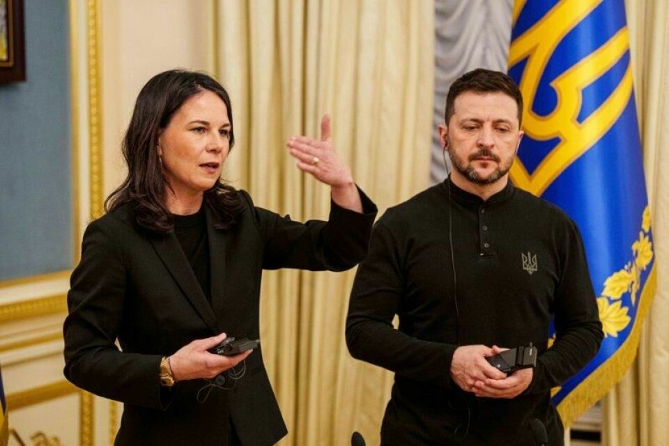 Tysklands utenriksminister Annalena Baerbock og Ukrainas president Volodymyr Zelenskyj i Kyiv tirsdag.