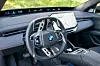 Interiøret i den første bilen fra BMWs Neue Klasse, iX3, vitner om at de tenker helt nytt, med et spesielt ratt, Panoramic Vision, intet instrumentpanel, få knapper og én skjerm.