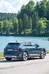 Det er gjort noen endringer på støtfangeren og lysene, og bilen ser fortsatt bra ut også bakfra