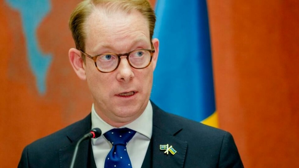 Sveriges utenriksminister, Tobias Billström, må vente enda litt lenger på å feire det svenske Nato-medlemskapet. Ungarn er midt i et presidentskifte, og den fungerende presidenten har ennå ikke undertegnet papirene der Sveriges søknad godkjennes. Foto: Javad Parsa / NTB