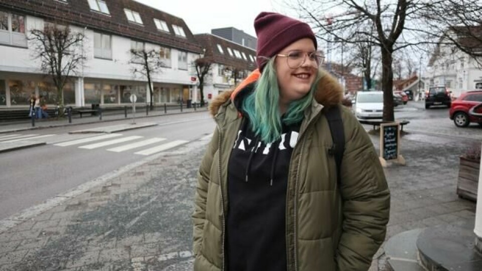 Christine Jentoft er en kvinne med mye godt humør. Kjærlighet fra venner, familie og fremmede støttespillere gjør det verdt å ta den offentlige debatten om tingene hun tror på. Christine Jentoft er en kvinne med mye godt humør. Kjærlighet fra venner, familie og fremmede støttespillere gjør det verdt å ta den offentlige debatten om tingene hun tror på. Foto: Elisabeth Bergskaug/ABC Nyheter