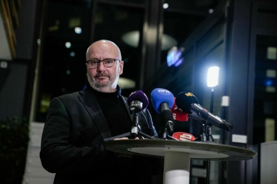Politiadvokat Thomas Blom møter pressen i PSTs lokaler i Nydalen for å kommentere fengslingen av den spionsiktede.