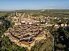 En rekke av de små, klassiske landsbyene på den italienske landsbygda er fortsatt attraktive. Farnese er blant dem som fortsatt er liv laga.