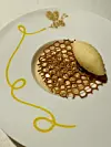 På hotellet Adler kan du nyte retter som både smaker og ser fantastiske ut.