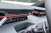 Dashbordet i Lotus Eletre er delt opp på en unik måte med instrumentpanelet integrert i den smale utformingen.