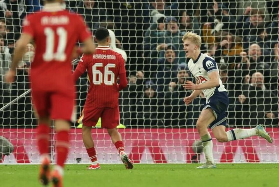 Tottenhams Lucas Bergvall kunne juble for scoring i ligacupen mot Liverpool.
